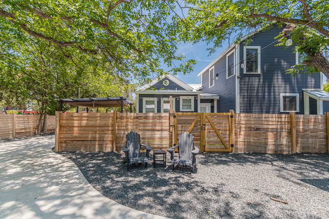 Downtown Hacienda: Two Side-by-Side Homes for Groups to Enjoy image 3