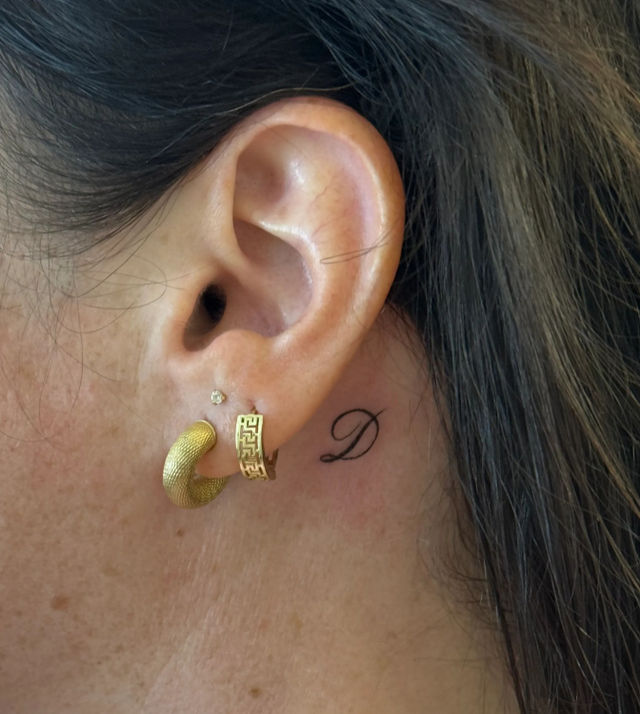 Get Inked in Style: Fine-Line Tattoo Session image 3