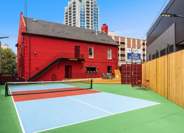 Where Memories Take Flyght: Centrally Located 7 BR with Pickleball Court, Outdoor Gym + Pool Table image 5
