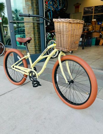 Rainbow Row Beach Cruisers + The Brides Ride: Downtown Bicycle Rental image 7