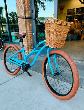Rainbow Row Beach Cruisers + The Brides Ride: Downtown Bicycle Rental image 9
