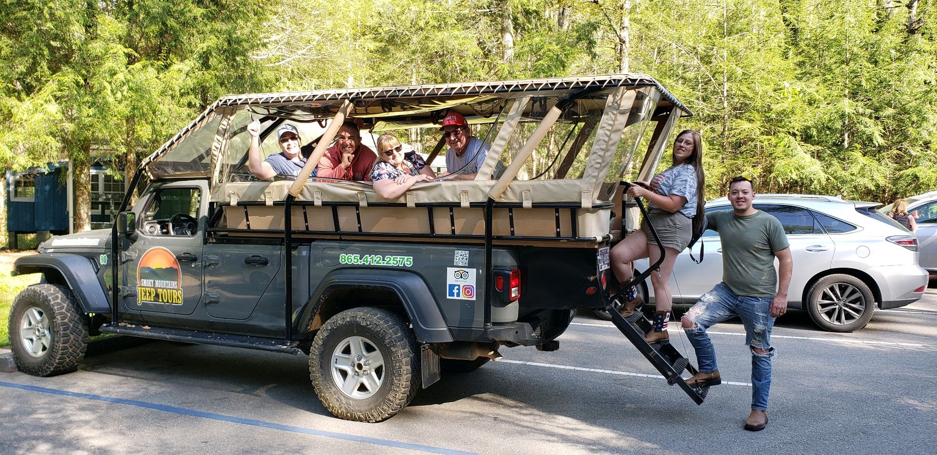 Breathtaking Jeep Adventure in Smoky Mountains With Experienced Guide & Photo-Ops image 2