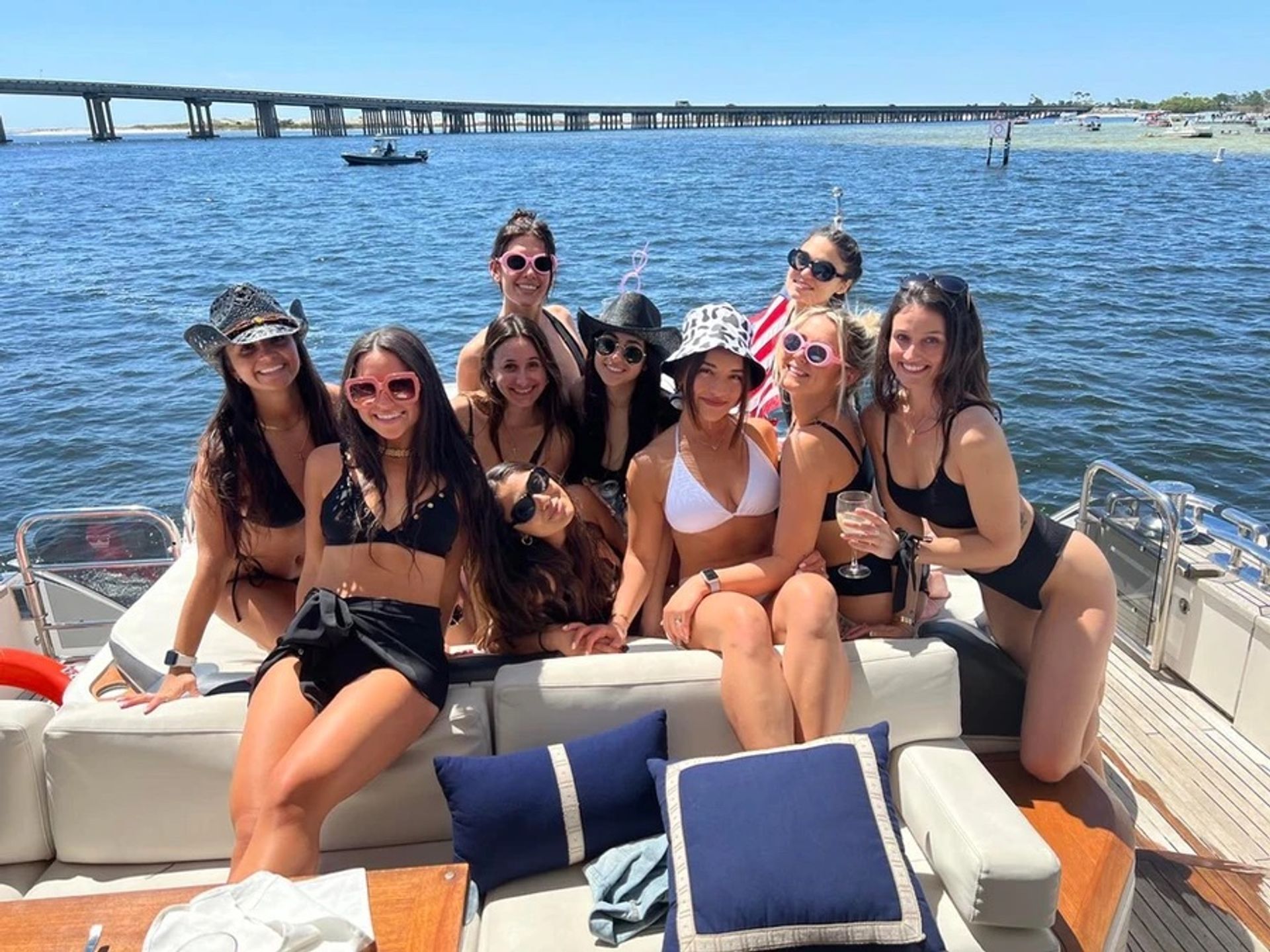 Private Yacht Charter Party: "Bon Voyage Single Life" Half-Day BYOB Yacht Party image 1