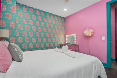 Flamingle House: Rooftop Views + Bach-Ready Vibes in Midtown image 20