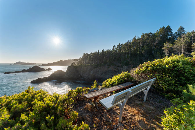 Wander Anchor Cove: Luxury Oceanfront Vacation Rental in Gualala, California with Hot Tub & Panoramic Views image 6