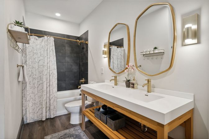 The Muse Downtown Condo: Hotel Style Amenities + Rooftop Views image 18