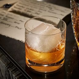 Quadrant Bar & Lounge: Elegant Cocktails, French-Latin Cuisine, and Live Music image 6