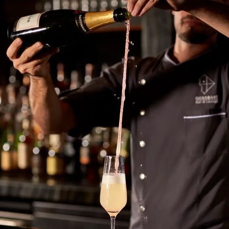 Quadrant Bar & Lounge: Elegant Cocktails, French-Latin Cuisine, and Live Music image 3