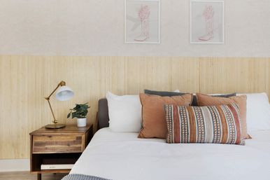 The Camellia: Rooftop Patio and Dog Friendly Home image 9