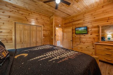 Ridge Creek Cabin: Theater, Game Room, Outdoor Lounge + Hot Tub image 40