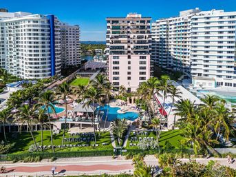 Miami Beach Oceanfront Suite with Access to 2 Pools, Hot Tubs, Jet Ski Rentals & Gym image 9