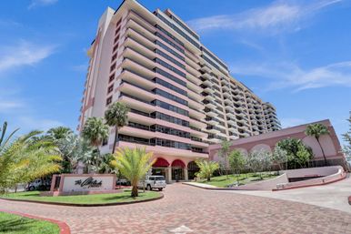 Miami Beach Oceanfront Suite with Access to 2 Pools, Hot Tubs, Jet Ski Rentals & Gym image 11