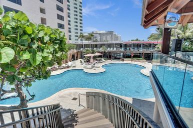 Miami Beach Oceanfront Suite with Access to 2 Pools, Hot Tubs, Jet Ski Rentals & Gym image 1