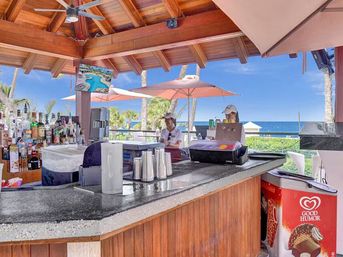 Miami Beach Oceanfront Suite with Access to 2 Pools, Hot Tubs, Jet Ski Rentals & Gym image 14