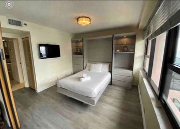 Miami Beach Oceanfront Suite with Access to 2 Pools, Hot Tubs, Jet Ski Rentals & Gym image 2