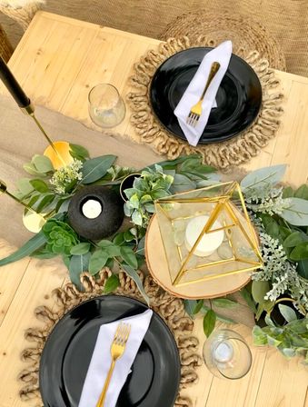 Pop-Up Picnic Luxury Experience with Custom Decor, Utensils, and More image 12