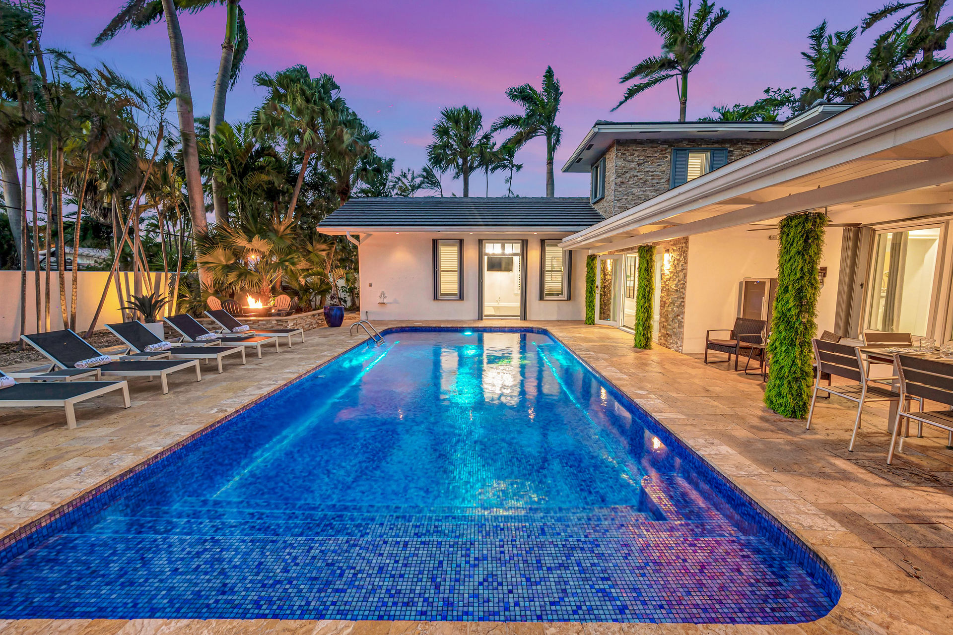 Harbor Key: 6-BR Villa with Pool, Lounge Areas & Outdoor Bar for Group Getaways image 2