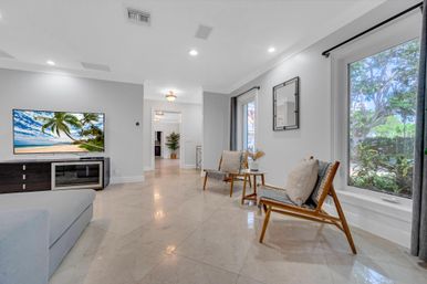 Harbor Key: 6-BR Villa with Pool, Lounge Areas & Outdoor Bar for Group Getaways image 25