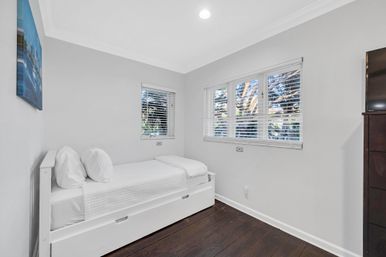 Harbor Key: 6-BR Villa with Pool, Lounge Areas & Outdoor Bar for Group Getaways image 84