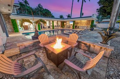 Harbor Key: 6-BR Villa with Pool, Lounge Areas & Outdoor Bar for Group Getaways image 3