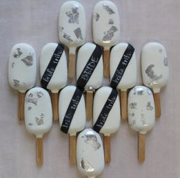 Beautiful Custom Cakesicles Delivery for Your Party image 12