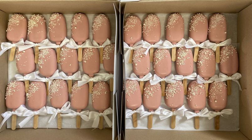 Beautiful Custom Cakesicles Delivery for Your Party image 5