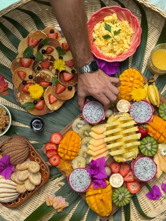 Floating Breakfast Tray Delivered Right to Your Pool image 9