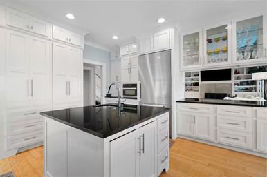 Lakeside Oasis: Lakefront Estate with Pool, Hot Tub + Fire Pit image 35