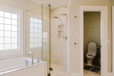 Lakeside Oasis: Lakefront Estate with Pool, Hot Tub + Fire Pit image 39