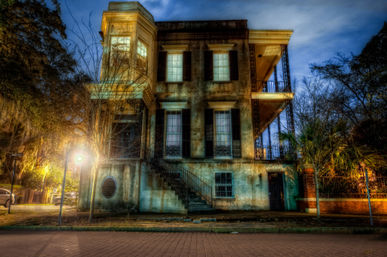Savannah's Beyond Good and Evil Tour: Explore the Most Haunted Spots image 2