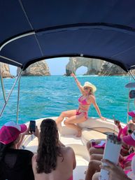 1-Hour Private Yacht Experience in Los Cabos image 2