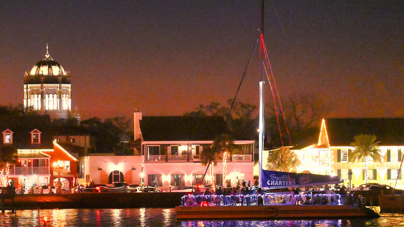 Nights of Lights Boat Trips: Choose from Two Cruise Types image 2
