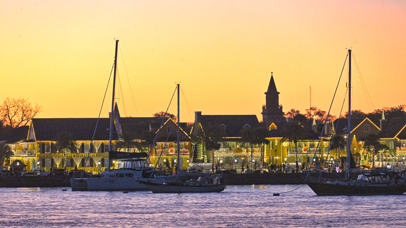 Nights of Lights Boat Trips: Choose from Two Cruise Types image 7