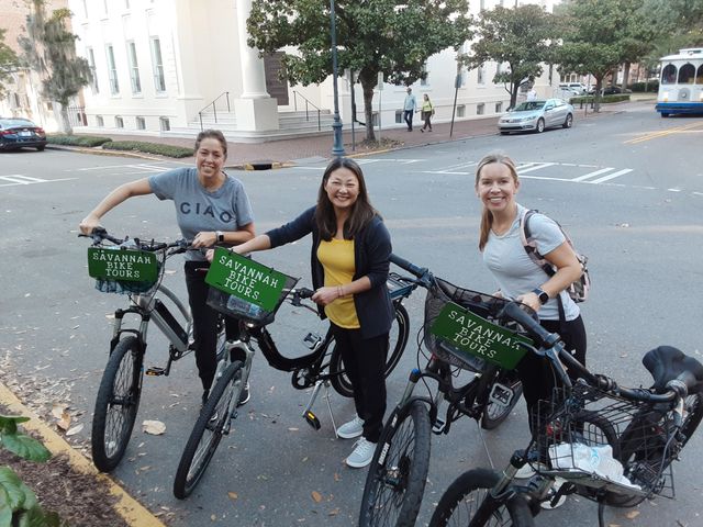 2-Hour Bike Cruise Tour through Savannah's History and Charm image 3