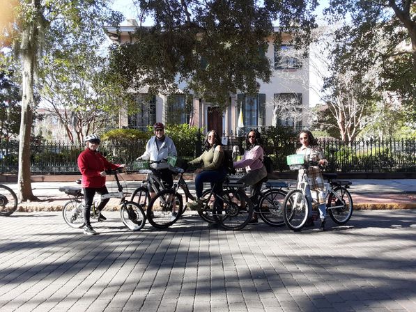 2-Hour Bike Cruise Tour through Savannah's History and Charm image 5