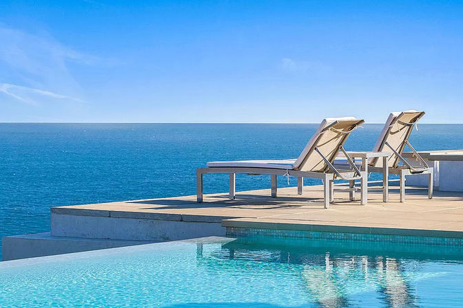 Luxury Villa with Breathtaking Panoramic Views image 12