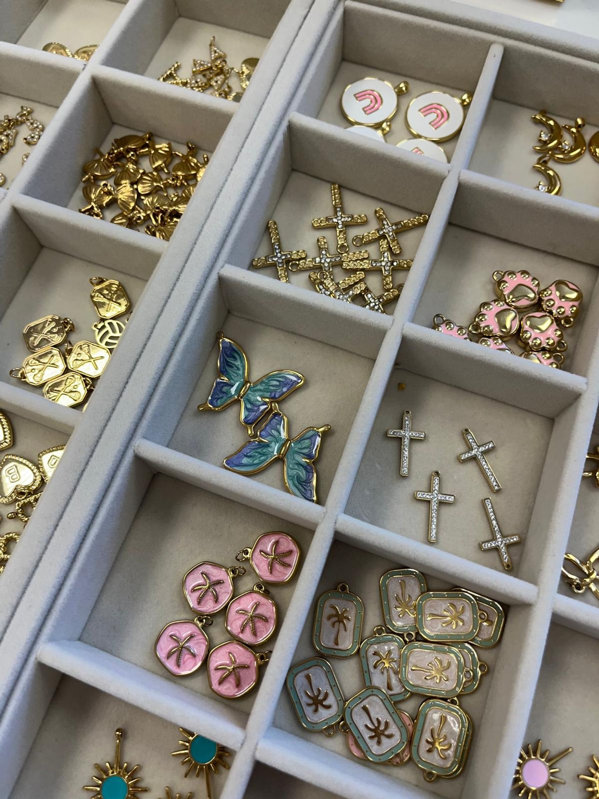 Custom Charm Bar Experience: Design Your Own Custom Jewelry image 1