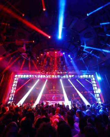 Carousel Pregame Package: Includes Transportation, Open Bar Wristband & Hosted Guest List Entry to Nightclub of Your Choice image 14