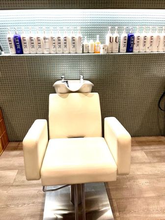 Bachelorette Beauty Party: Blow Outs, Deep Conditioning, Eye Masks & Express Makeup image 10