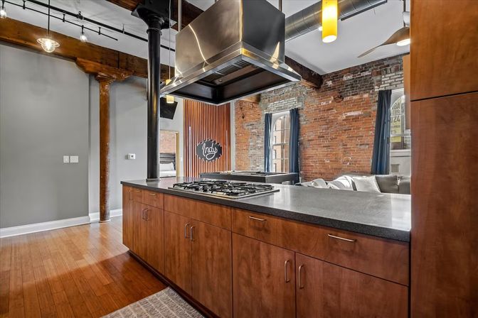 Historic Hideaway: Charming Loft in Heart of Downtown image 17