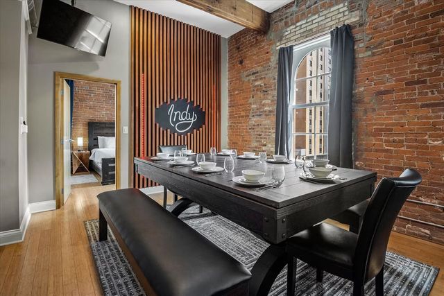 Historic Hideaway: Charming Loft in Heart of Downtown image 3
