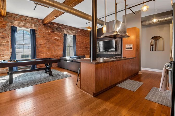 Historic Hideaway: Charming Loft in Heart of Downtown image 18