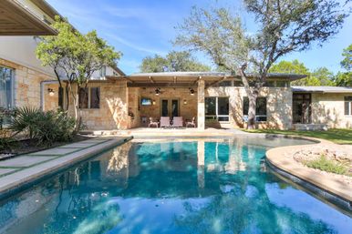 The Longhorn Estate: Luxe Hill Country Retreat Near Downtown Austin image 14