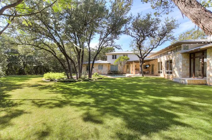 The Longhorn Estate: Luxe Hill Country Retreat Near Downtown Austin image 19