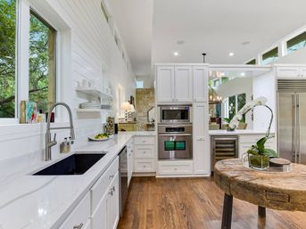 The Longhorn Estate: Luxe Hill Country Retreat Near Downtown Austin image 33