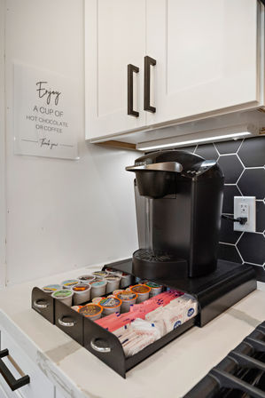 The Black House: Downtown Escape with Hot Tub, Chef, Stylish Decor, Massage & Mixology Class image 51