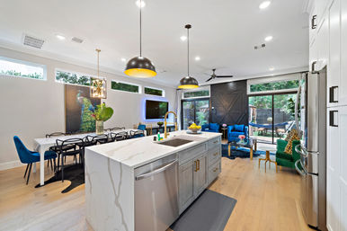 The Black House: Downtown Escape with Hot Tub, Chef, Stylish Decor, Massage & Mixology Class image 42