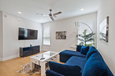 The Black House: Downtown Escape with Hot Tub, Chef, Stylish Decor, Massage & Mixology Class image 21