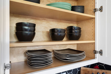 The Black House: Downtown Escape with Hot Tub, Chef, Stylish Decor, Massage & Mixology Class image 49