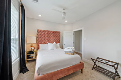 The Black House: Downtown Escape with Hot Tub, Chef, Stylish Decor, Massage & Mixology Class image 33
